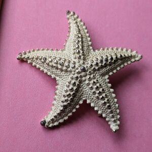 🐚 Vintage Starfish brooch summer white enamel textured design 2.5"